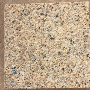 ĐÁ GRANITE VÀNG BÌNH ĐỊNH (MẶT BĂM)